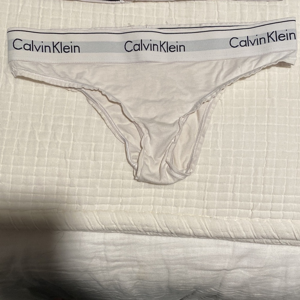 Calvin Klein Intimates Set - Picture 3 of 6